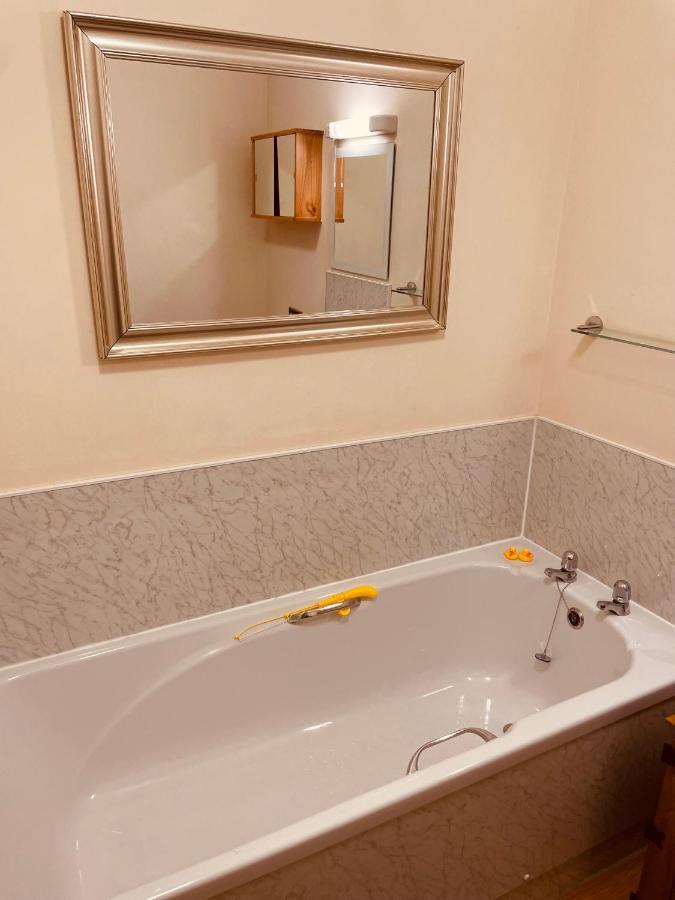 Grey Stag Apartment Неърн Екстериор снимка